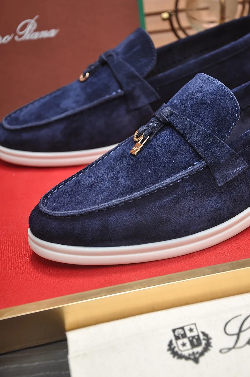 Men's shoes 💰400💶[𝐥𝐨𝐫𝐨 𝐏𝐢𝐚𝐧𝐚] [Couple model] High-end quality, affordable price, LP classic loafers, Italian treasure brand, the only brand that can match Hermès! Only after wearing it do we know that we can’t live up to our feet. Women’s code: 35-40 (customized sizes 34, 41, 42 are non-returnable) Men’s code: 38-44 (customized 45, 46, 47, 48 are non-refundable) Fabric: Customized imported cashmere Lining: Customized imported fetal cowhide Foot: Imported benzene-dyed calfskin Outsole: Exclusive original glass rubber outsole